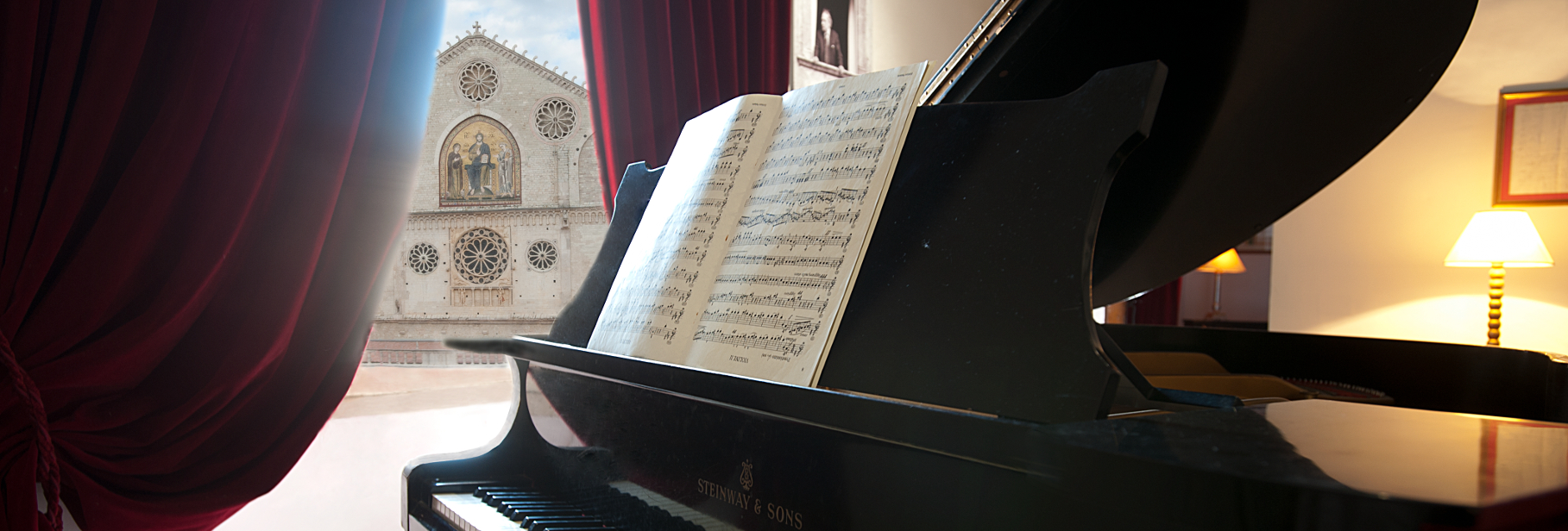 Il pianoforte di Casa Menotti con vista sulla Cattedrale